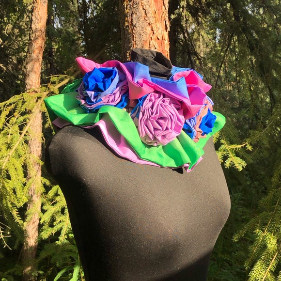 Colorful Ombré Double Layer Ruffle Circus Clown Ruff Tie Closure Large Flowers - Picture 11 of 11